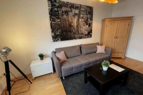 Cozy Studio Guesthouse next to city center & fair